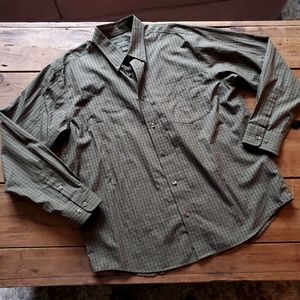 Eddie Bauer Men's Button Down Relaxed Fit Plaid Shirt Size Large